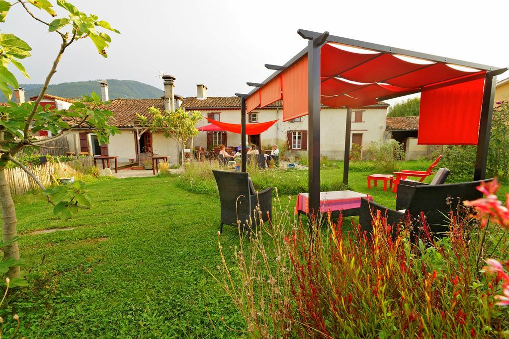 Logis Hotel Restaurant La Barguillere Saint-Pierre-de-Rivière Exterior photo