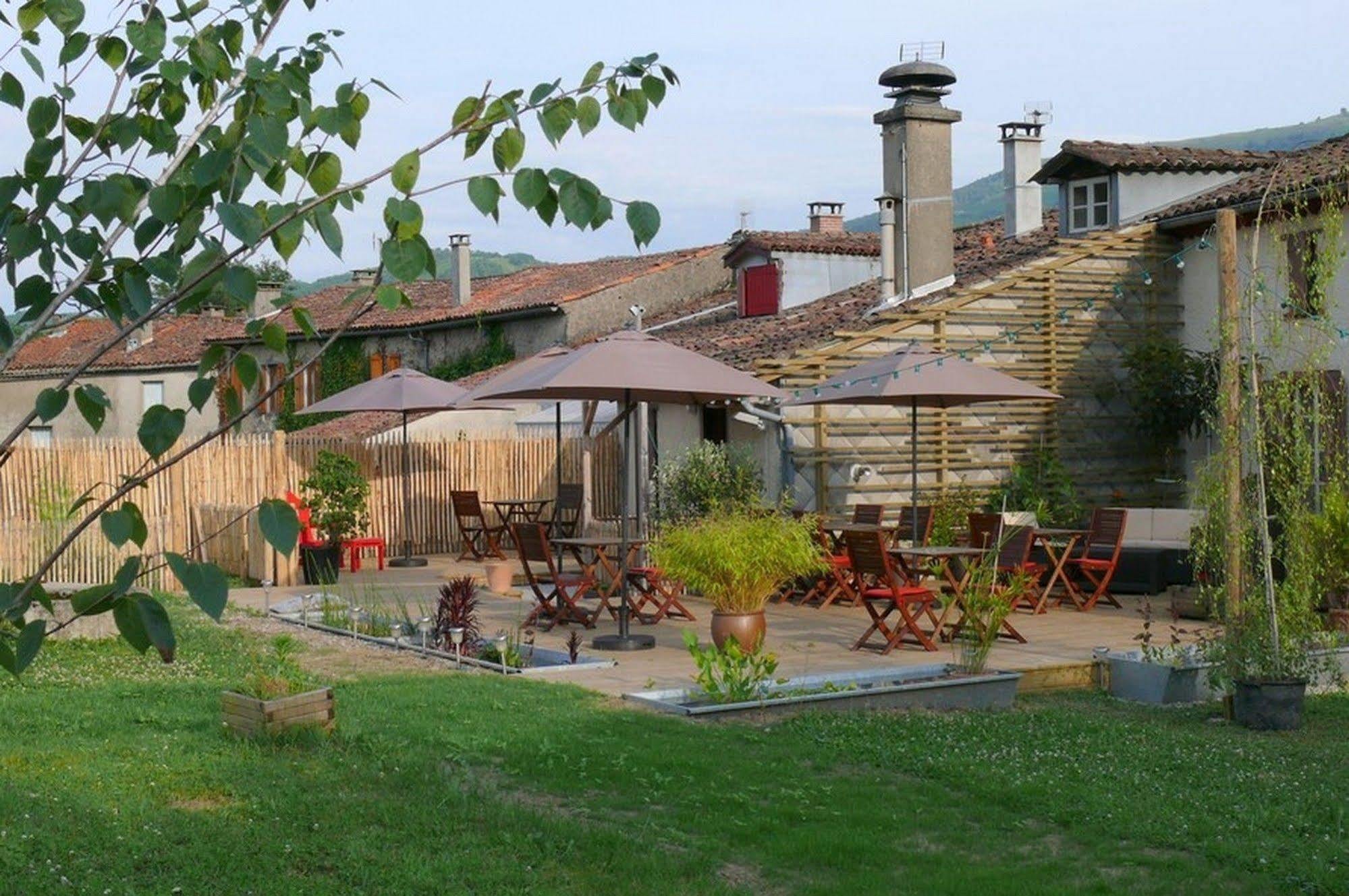 Logis Hotel Restaurant La Barguillere Saint-Pierre-de-Rivière Exterior photo